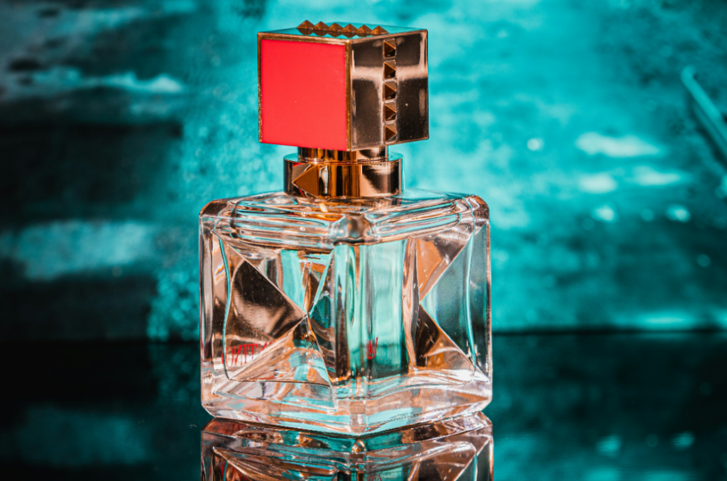 perfume destacado na imagem