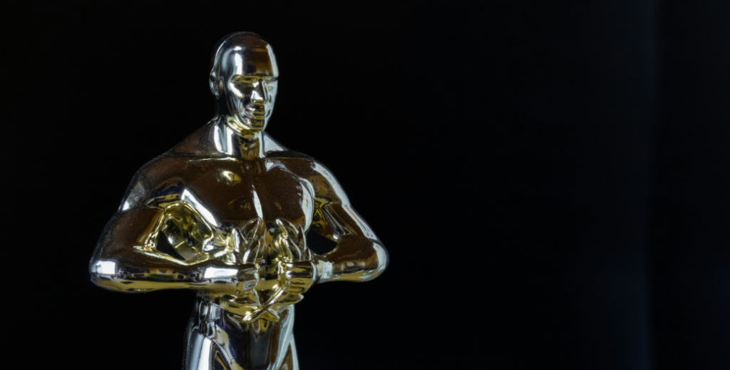 estatueta do oscar em destaque