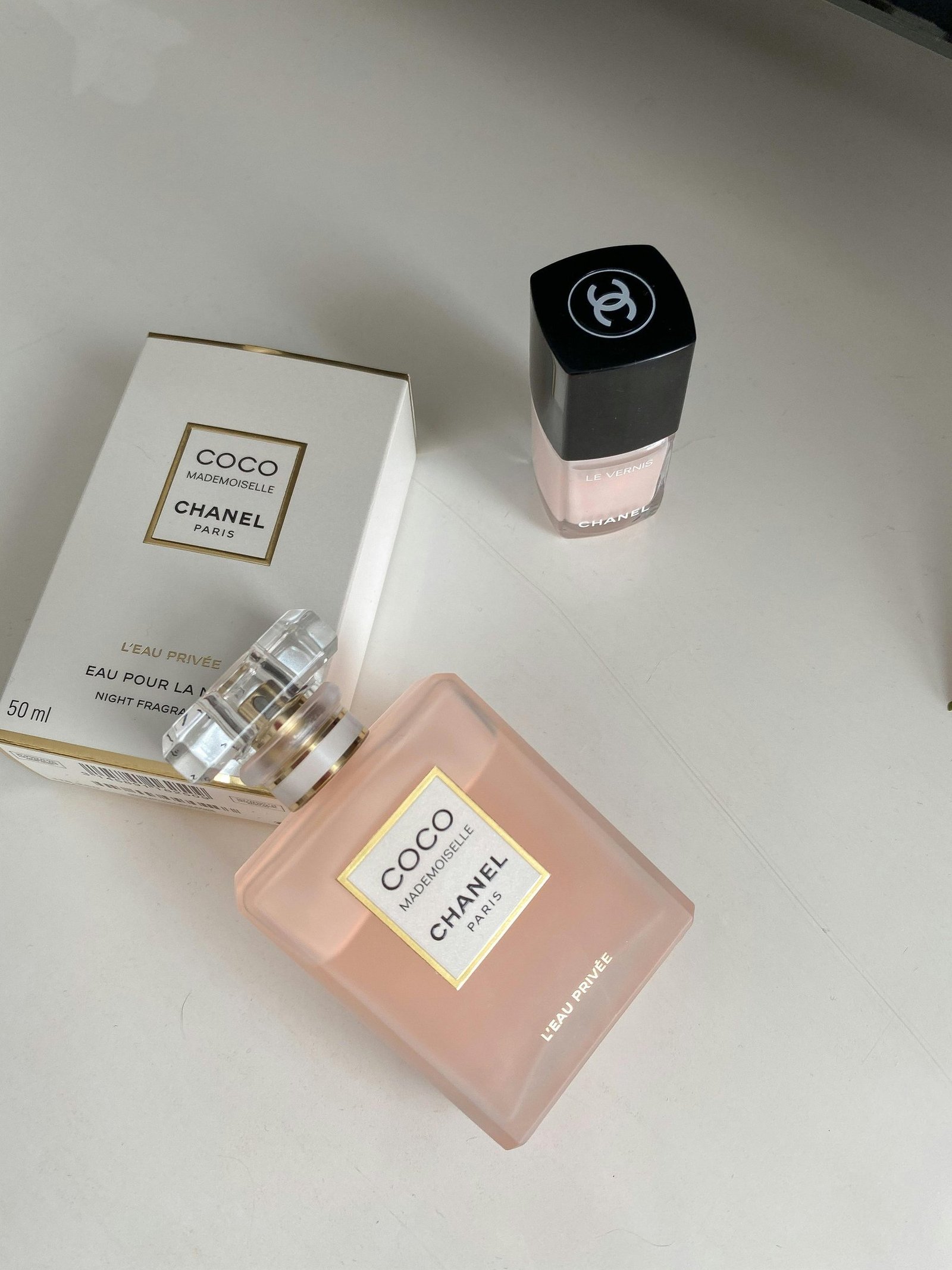 Perfume Chanel Coco Mademoiselle em destaque